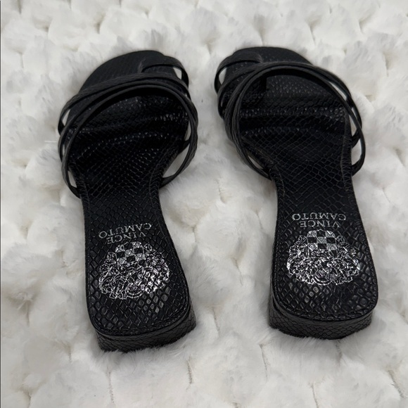 Vince Camuto Black Textured Women's Sandals - Picture 4 of 4